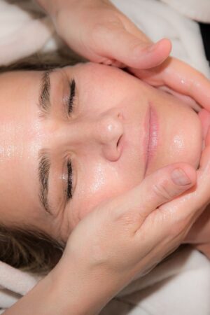 massage soin du visage